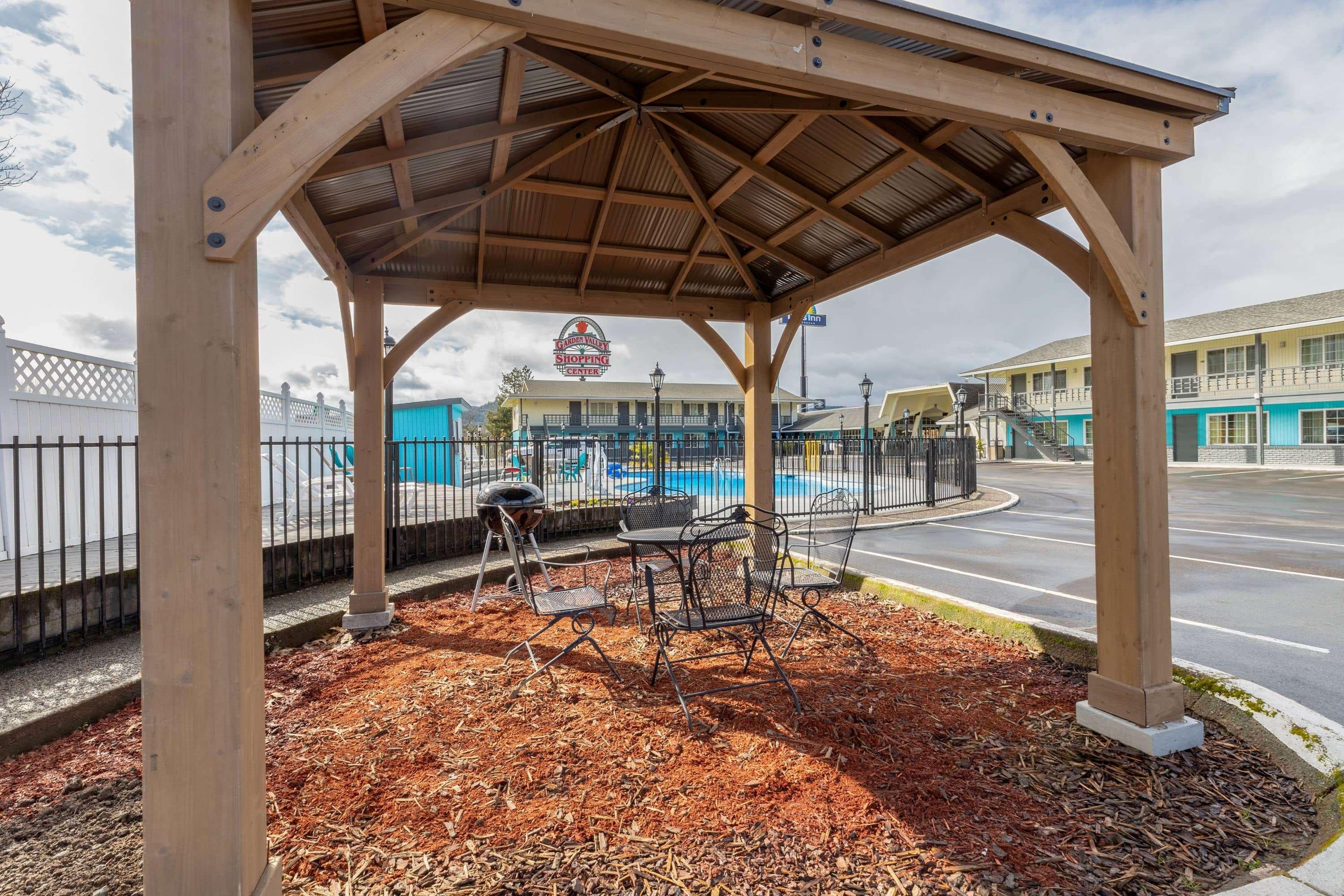 Rosewood Inn & Suites Roseburg Εξωτερικό φωτογραφία