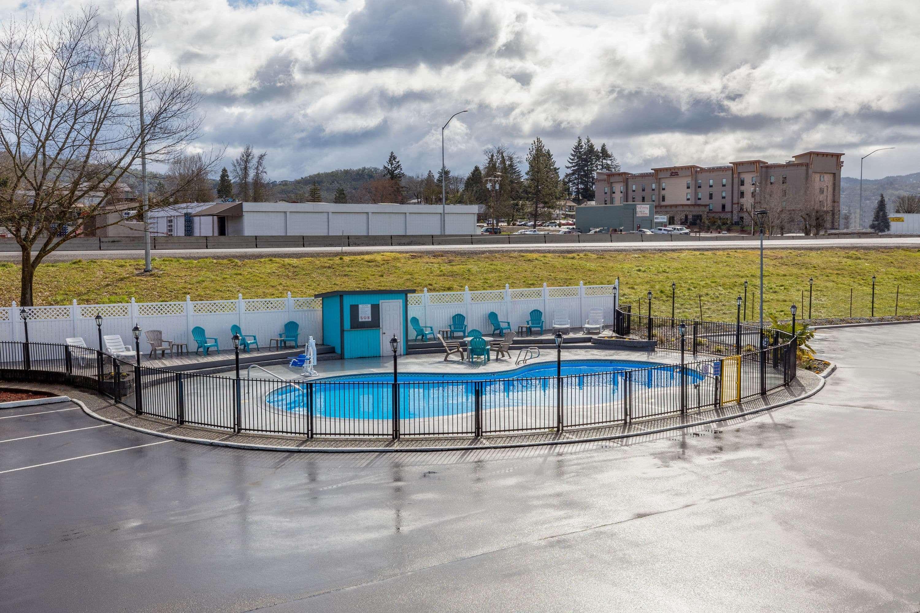 Rosewood Inn & Suites Roseburg Εξωτερικό φωτογραφία