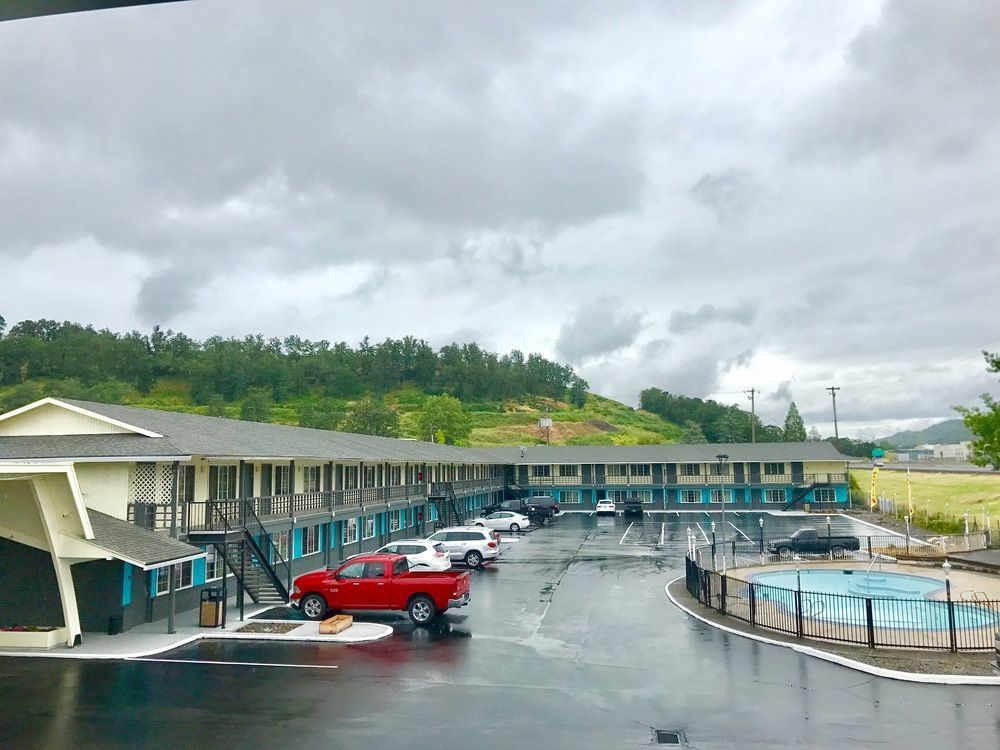 Rosewood Inn & Suites Roseburg Εξωτερικό φωτογραφία
